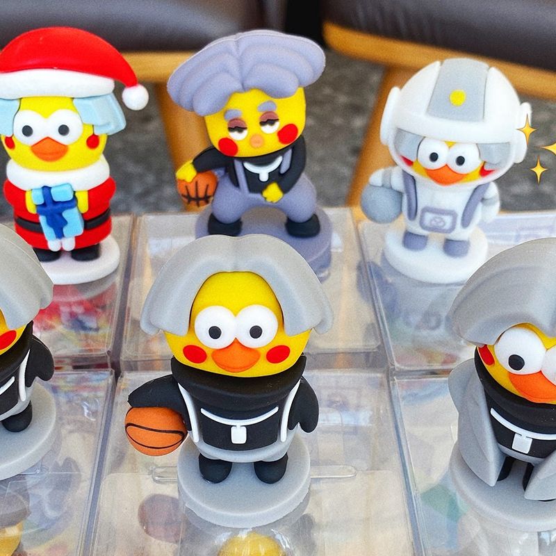 手办鸡哥公仔车载摆件办公桌机箱装饰潮流周边创意手办