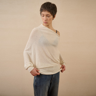 introutro斜肩结构雾透感针织长袖