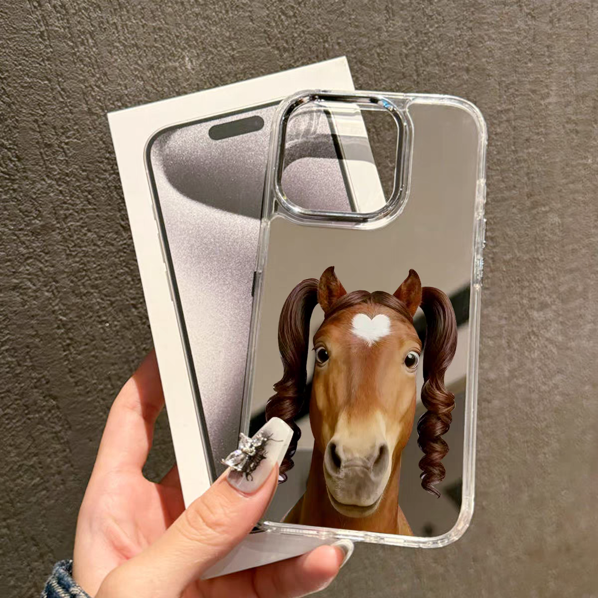 卷发马手机壳适用苹果17promax过年华为mate/puar70/80抽象iphone15恶搞16马年小米13reno/nova12荣耀400镜面,3C数码配件,手机保护套/壳,淘宝优惠券,粉丝福利购,淘宝优惠卷