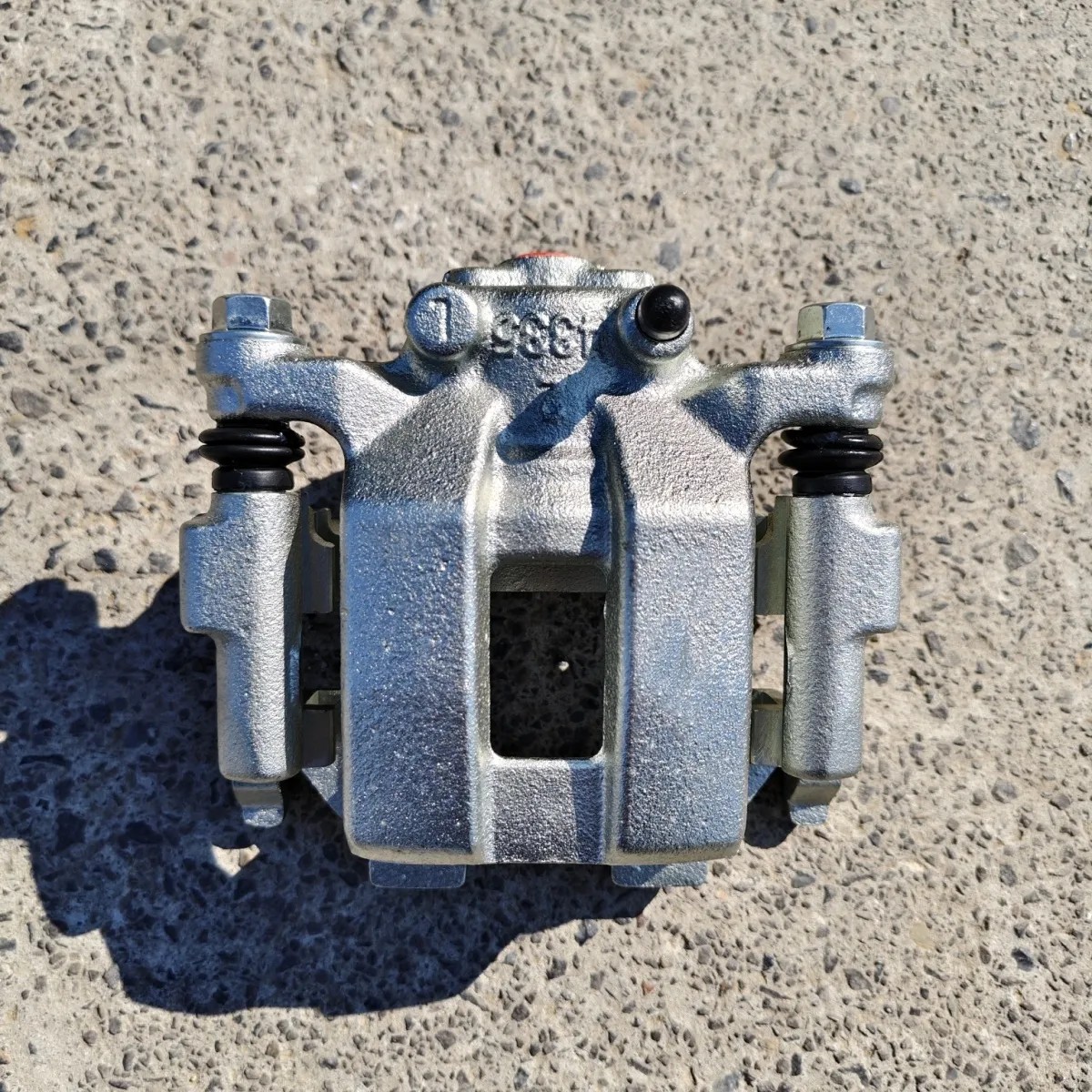 适用英菲尼迪G35/25/37/Q50/Q70/QX60/JX35M25后刹车分泵刹车卡钳