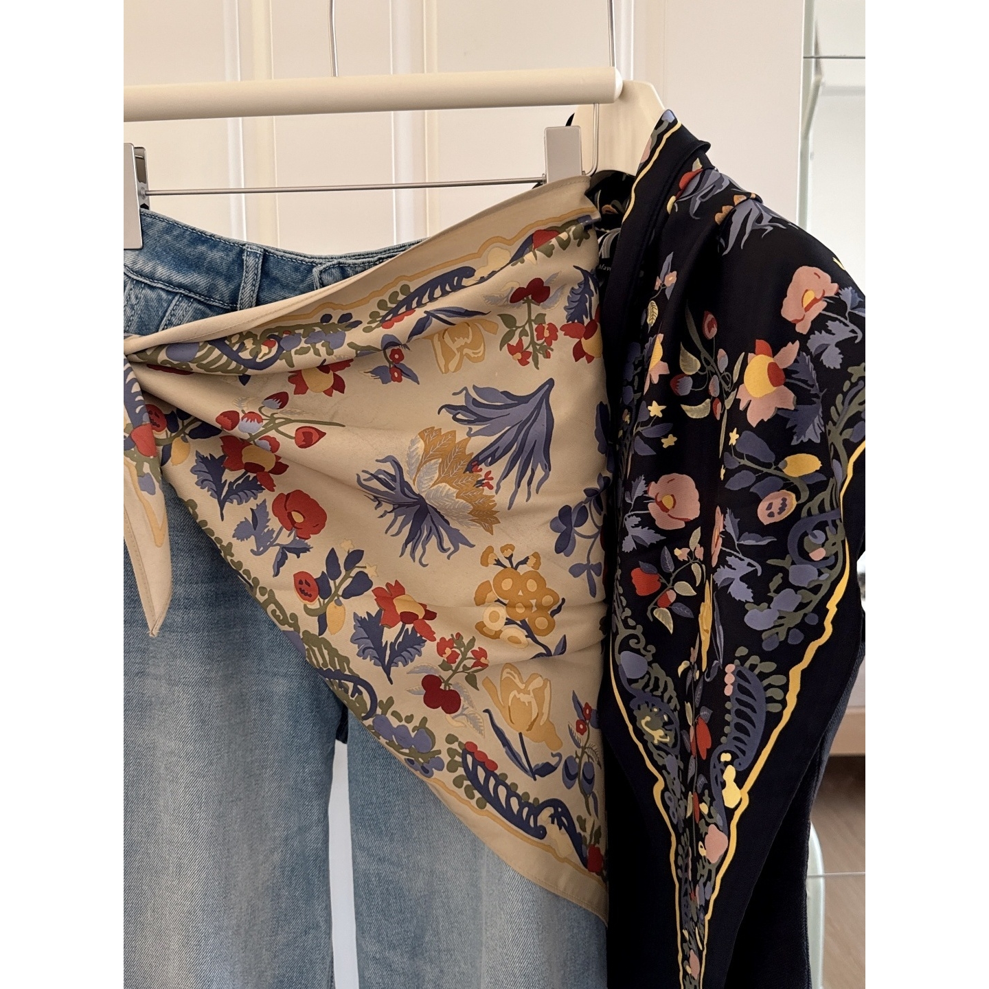 2025新款丝巾女春秋时尚百搭碎花长款丝绸高级感夏季防晒披肩围巾