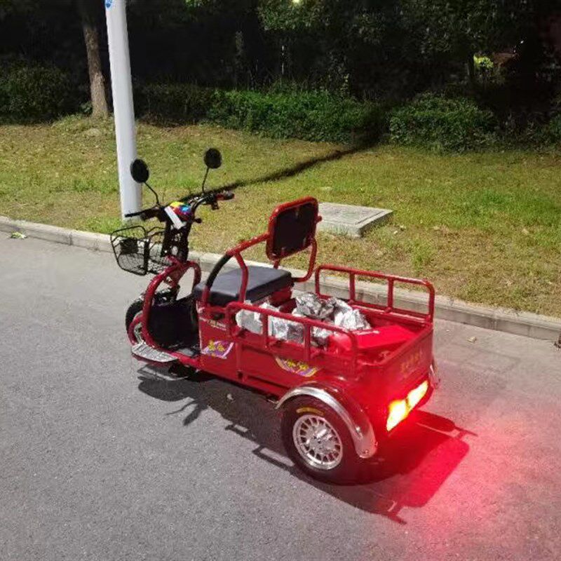 新款电动三轮车接送孩子代小型家用成人老年电瓶车电三轮步车老人