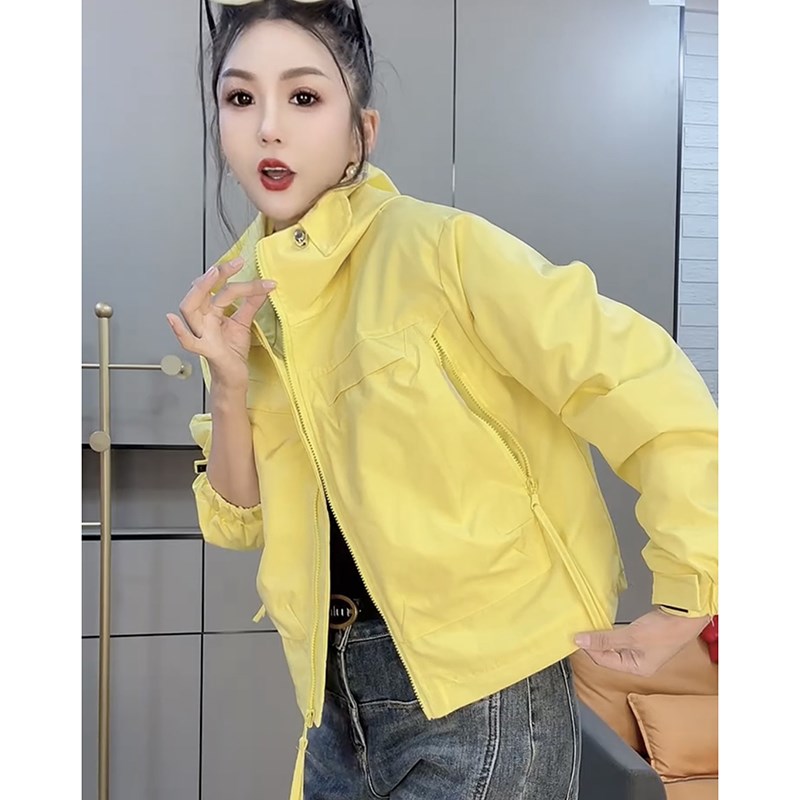 2025春季款短款冲锋衣外套女洋气百搭休闲大兜连帽小风衣夹克百搭