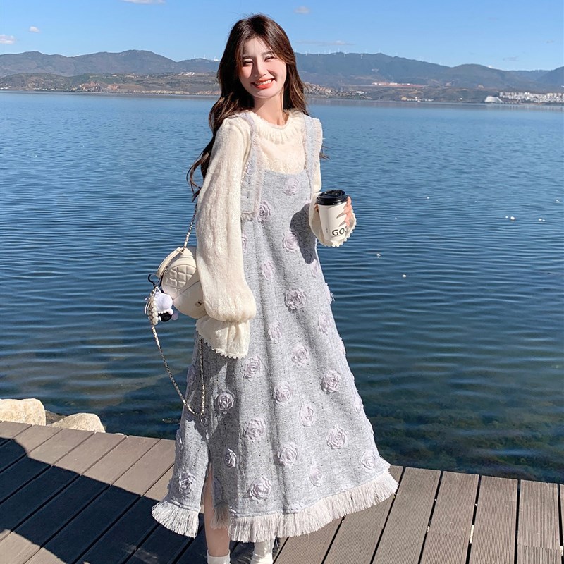 早秋巨好看艺术系上衣叠穿连衣裙女2025新款花朵拼接背带裙两件套