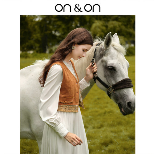 安乃安波西米亚V领单排扣马甲女