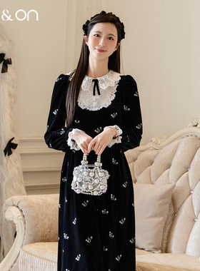 ON＆ON/安乃安2025冬季新款法式重工绣花精致宫廷风丝绒连衣裙女