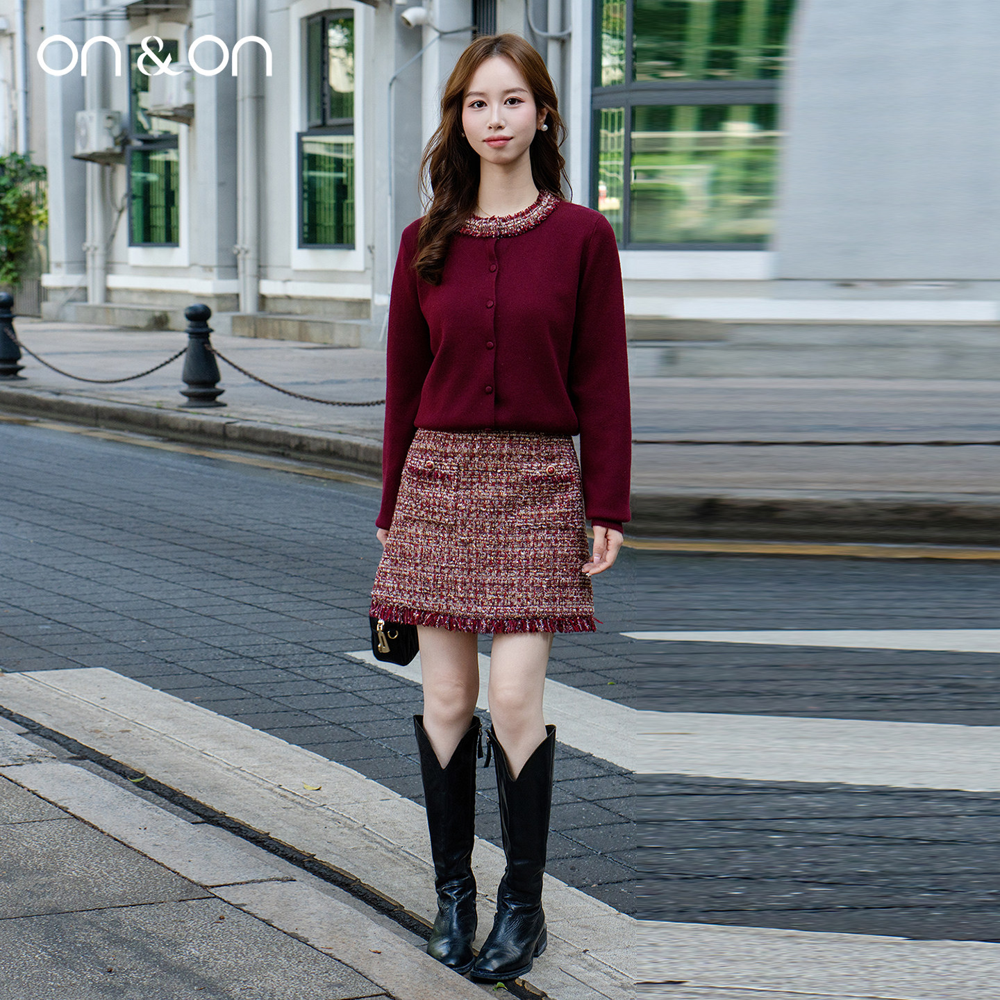 ON＆ON/安乃安2025冬季新款韩系流苏圆领针织衫+粗花呢半裙