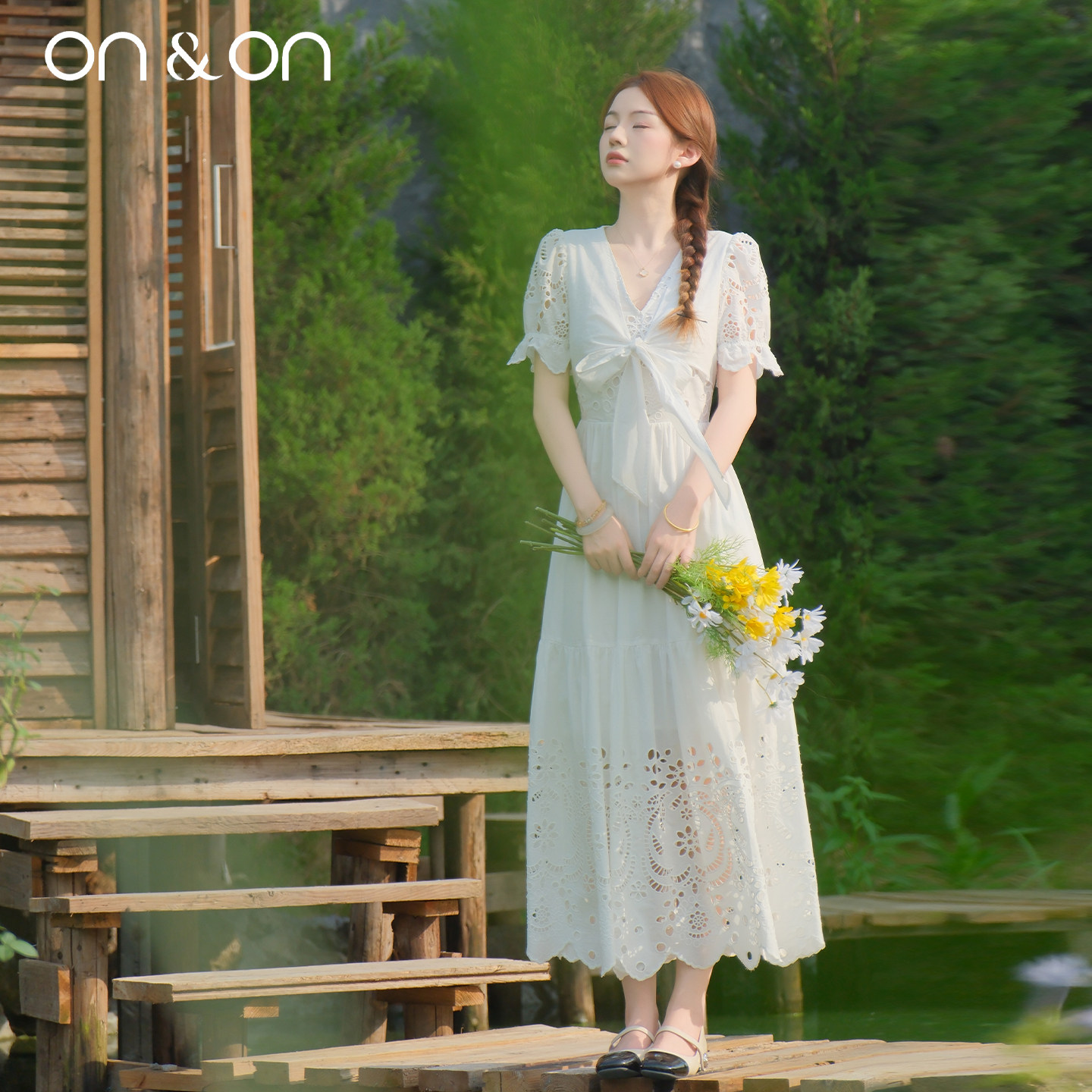 ON＆ON/安乃安【流光风】26春夏新款镂空刺绣蝴蝶绑带甜美连衣