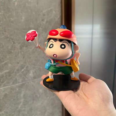 【拾壹】点赞送花蜡笔小新盲盒手办玩偶公仔创意生日礼物桌面摆件