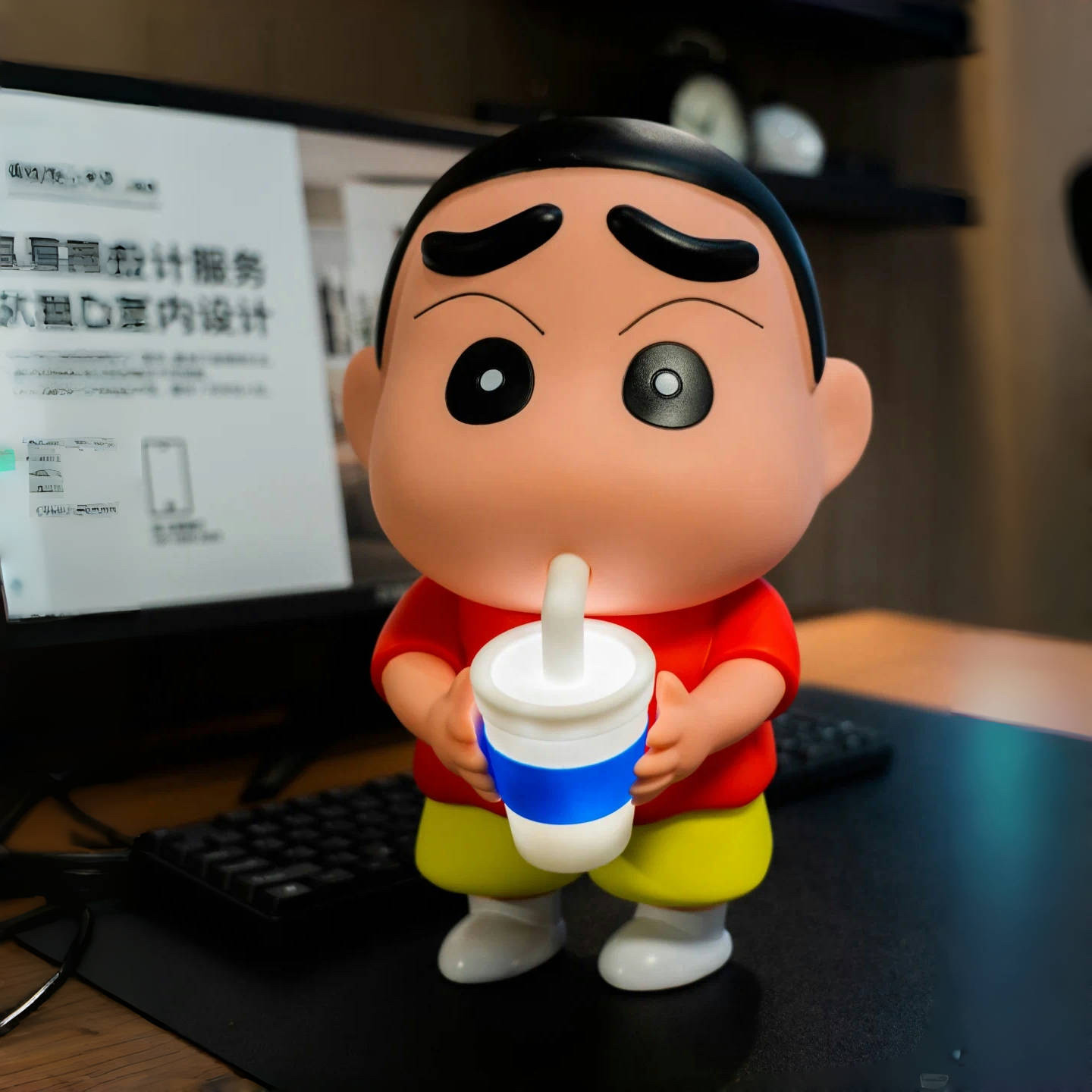 【拾壹】奶茶小新杯子蜡笔小新摆件大号手办发光版拍拍灯礼物客厅