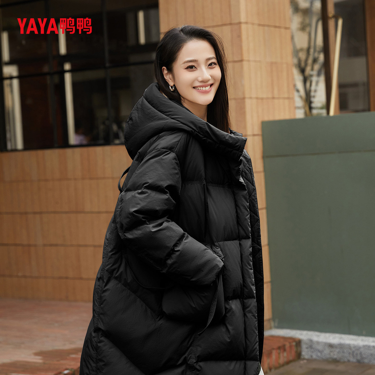 YAYA鸭鸭2026厚款连帽中长款宽松外套羽绒服