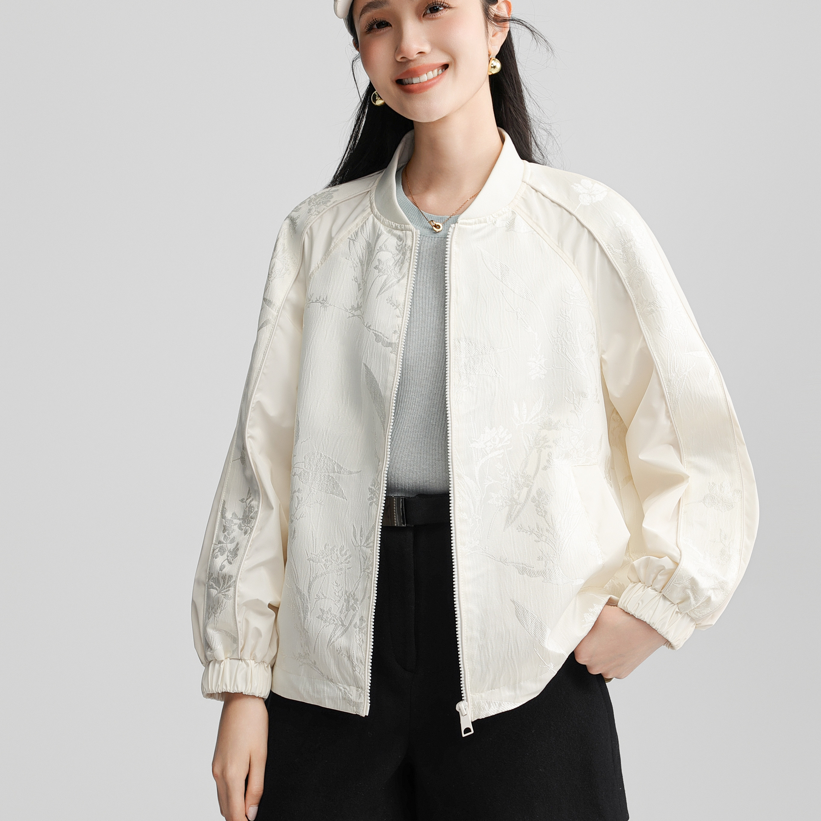 YAYA鸭鸭百搭小清新简约短款休闲宽松日常穿搭V领女款设计感外套