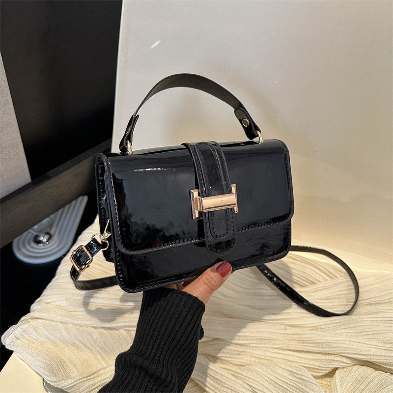 新品 2025秋季新款时尚漆皮亮面小方包小众质感包包女包洋气单肩,箱包皮具/热销女包/男包,小方包,淘宝优惠券,粉丝福利购,淘宝优惠卷