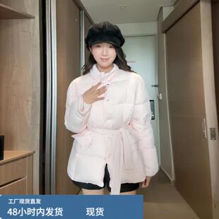 日韩粉色修身羽绒服女短款2025冬季新款小众设计感polo领保暖外套