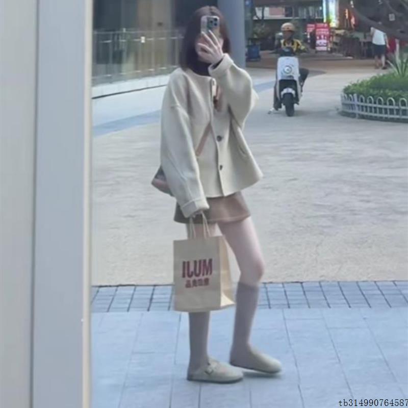 高级感小个子单排扣圆领呢子外套女气质甜美短款秋冬2025新款学生