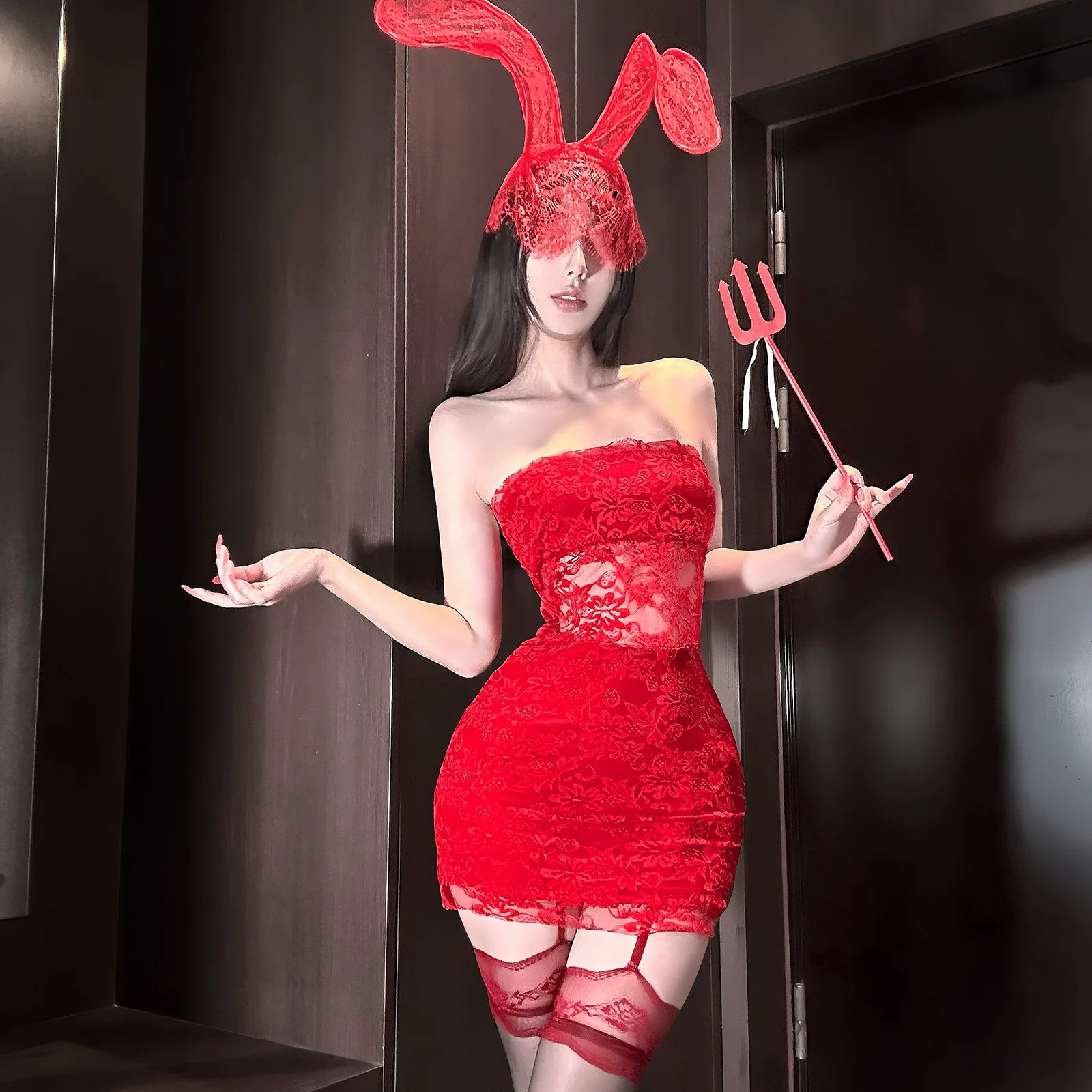 万圣节辣妹高级感红色蕾丝抹胸包臀裙短款性感纯欲修身显瘦连衣裙