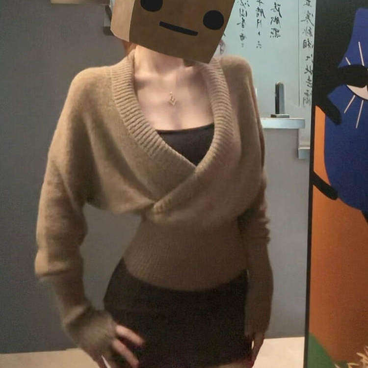 独特不规则绝美巨好看针织上衣秋冬软糯高级设计感修身收腰毛衣女