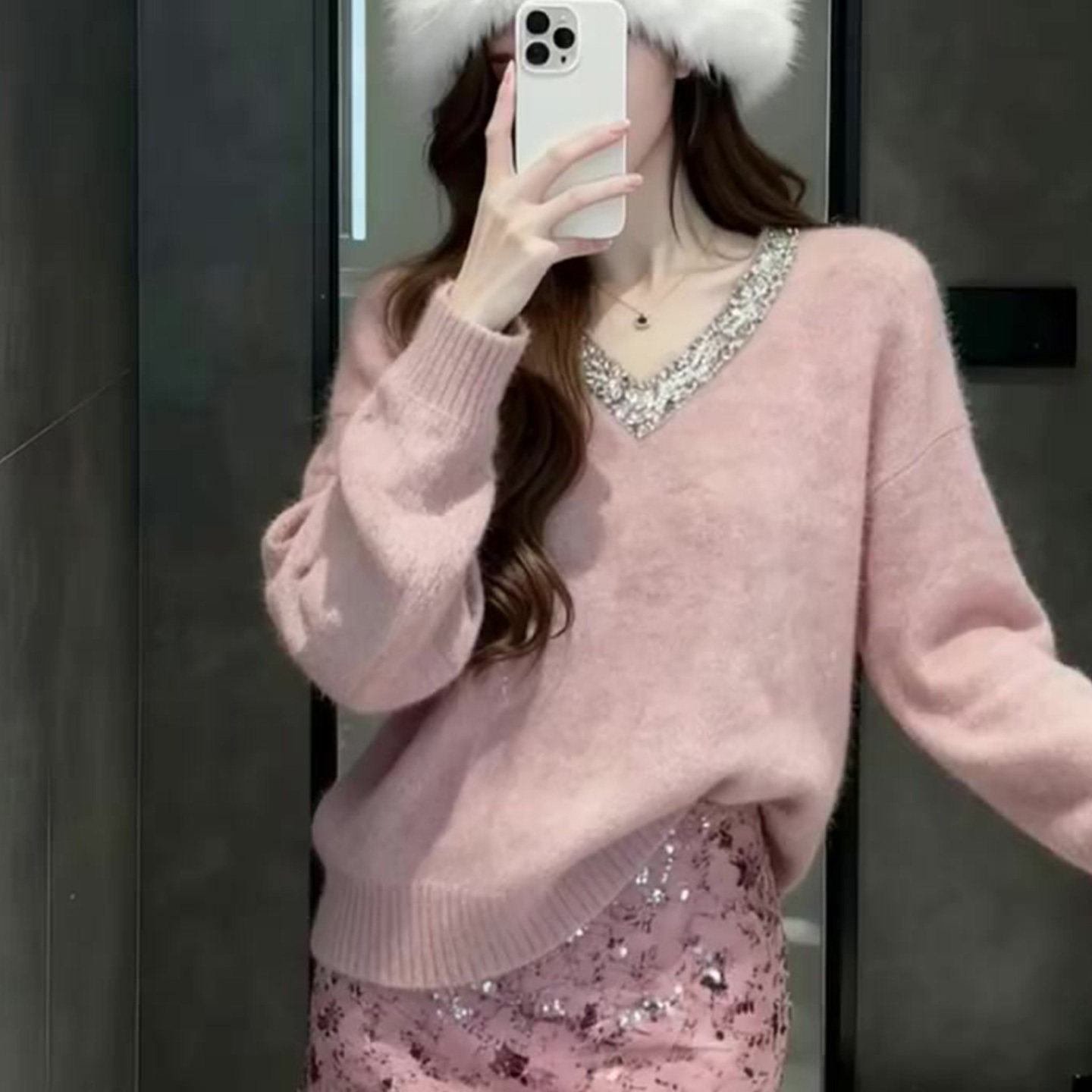 温柔风粉色亮钻V领毛衣女秋冬季慵懒套头软糯气质纯色针织衫上衣