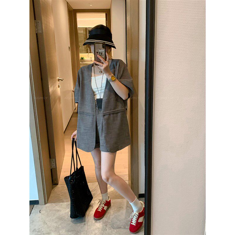 爱情魔鬼鱼 灰色时尚两件套装女2025年夏季新款短袖上衣外套+短裤