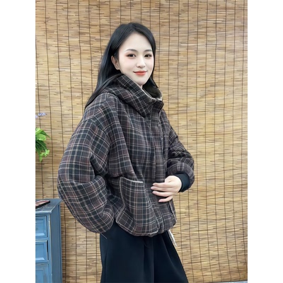 百搭减龄显瘦格子外套连帽棉服女