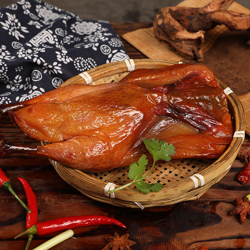 柴火烟熏板鸭550g整只正宗农家自制风干腊味川味特产腊鸭子咸鸭肉