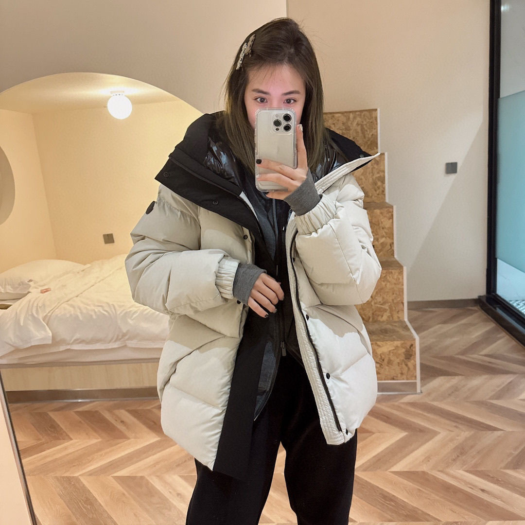 蒙家蒙羽绒服白鸭绒黑武士字母经典男女冬季防水保暖加厚外套