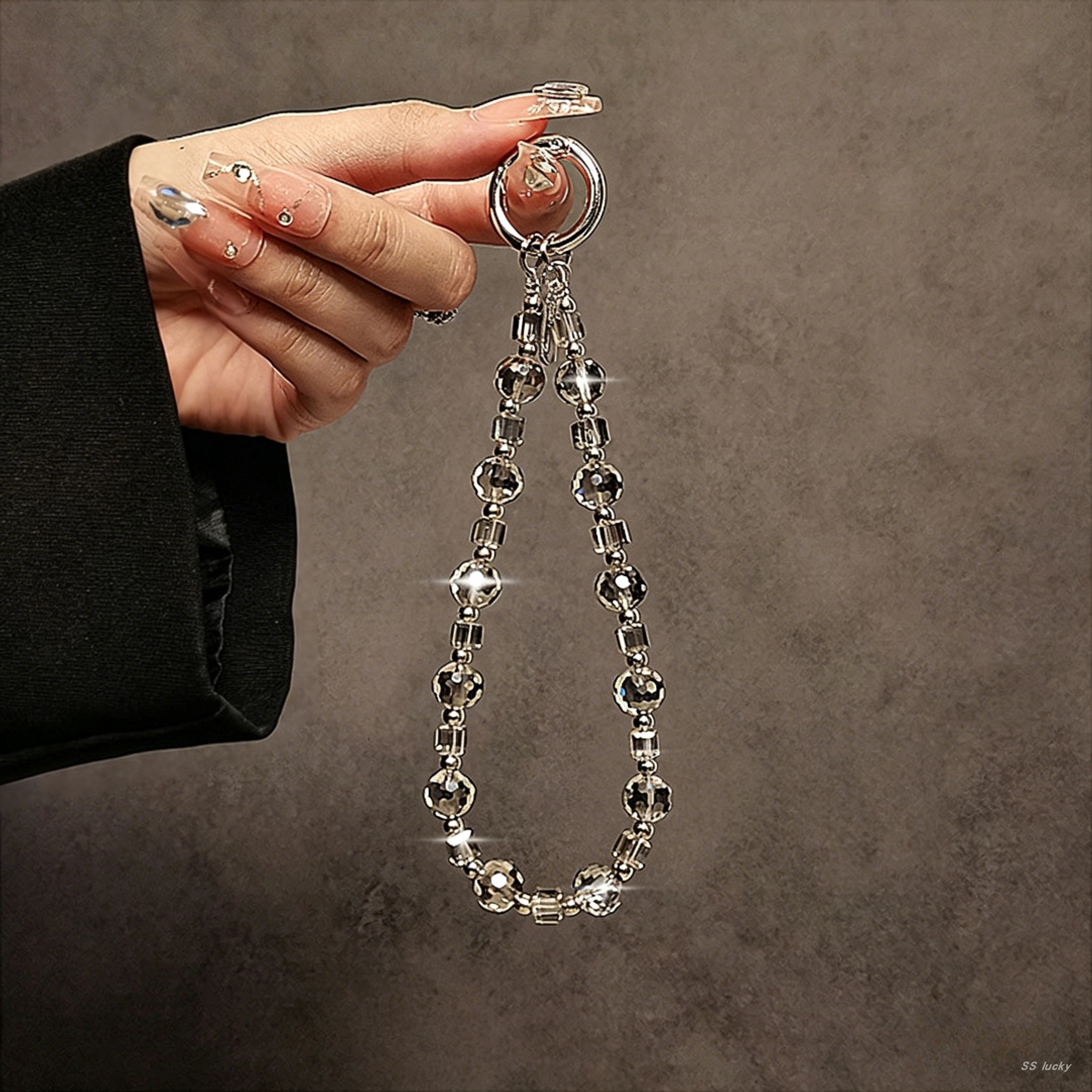 奢华高级感灰水晶串珠手提链手腕短挂绳手机壳汽车钥匙扣包包挂件