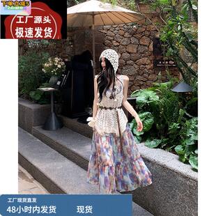 云南大理旅游波西米亚风碎花吊带连衣裙女夏季多巴胺套装海边长裙