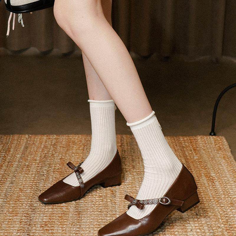 梨小七~一字带铆钉蝴蝶结浅口小单鞋女软底舒适方头显瘦玛丽珍鞋