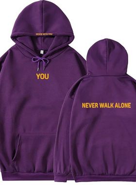 Printed hooded sweatshirt with drawstrin印花套头连帽抽绳卫衣