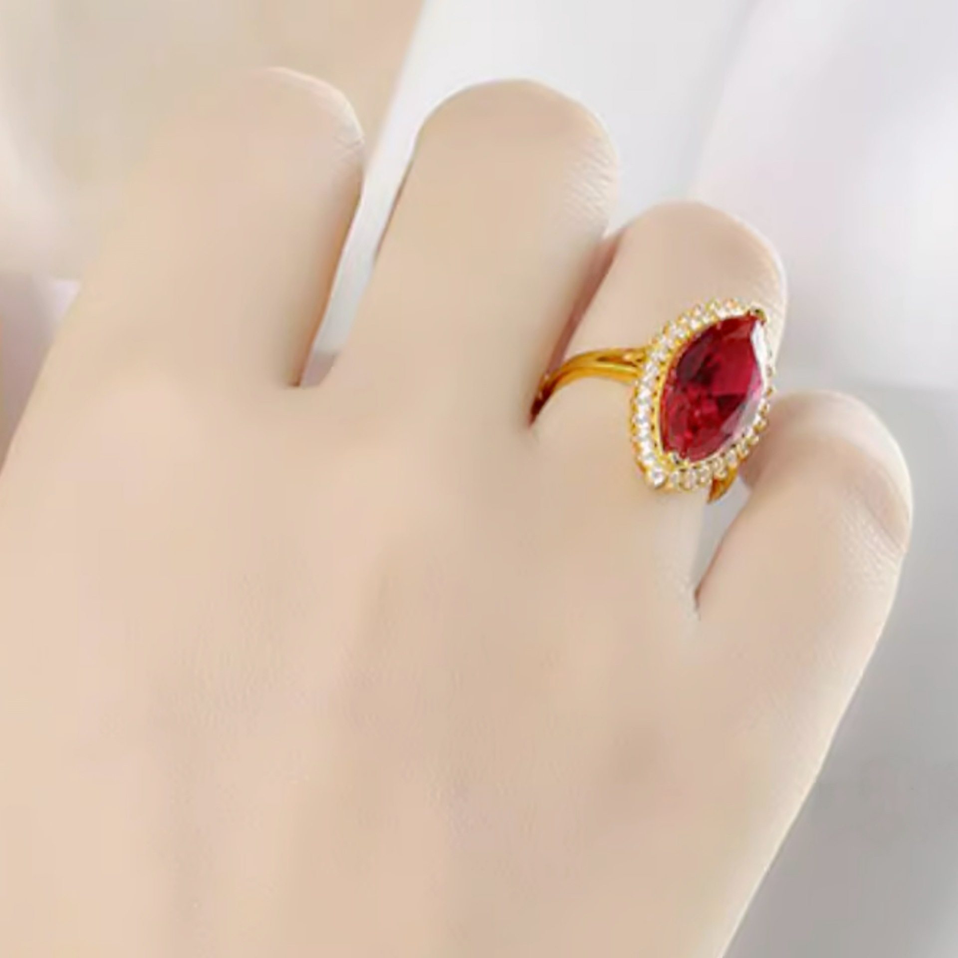 钻石之乡河南商丘镀镶红宝石戒指 新颖开口时尚双尖大气马眼a2534