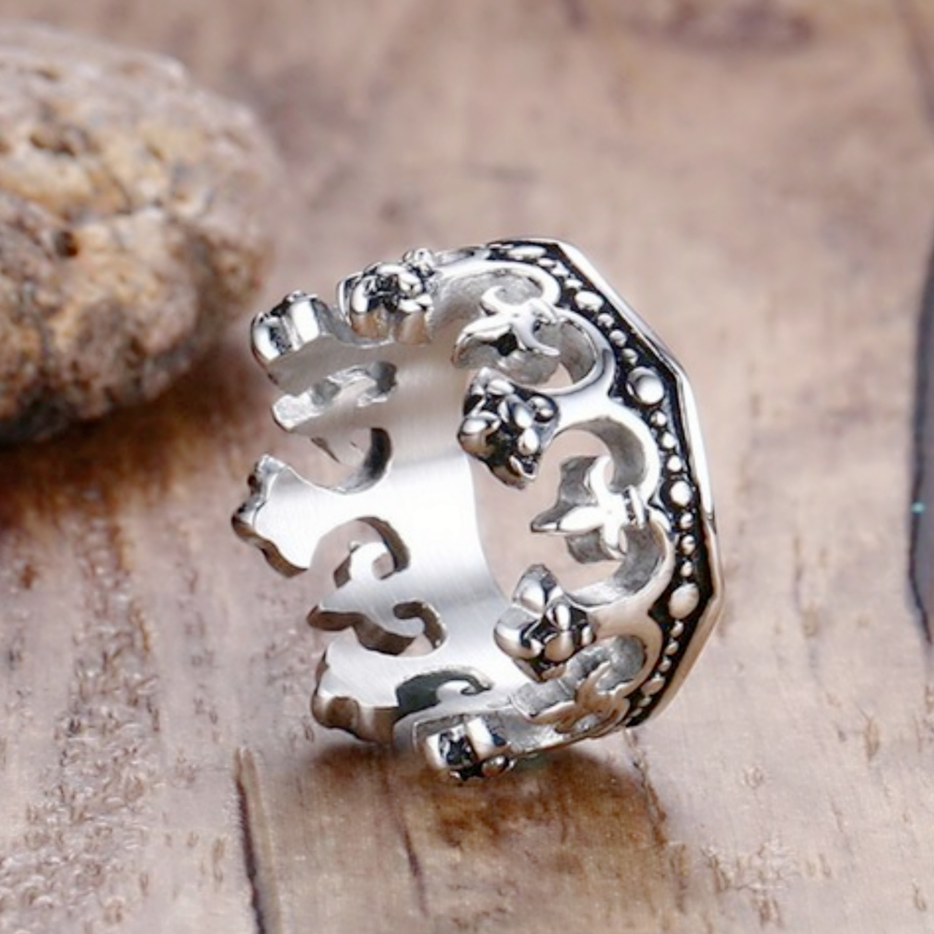 钻石之乡河南柘城河南人工钻石wish新品泰银黑皇冠戒指 欧美风克