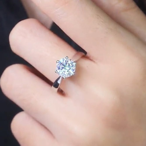 钻石之乡河南商丘简约时尚皇冠形六爪戒指 经典六爪戒指pt95a2517