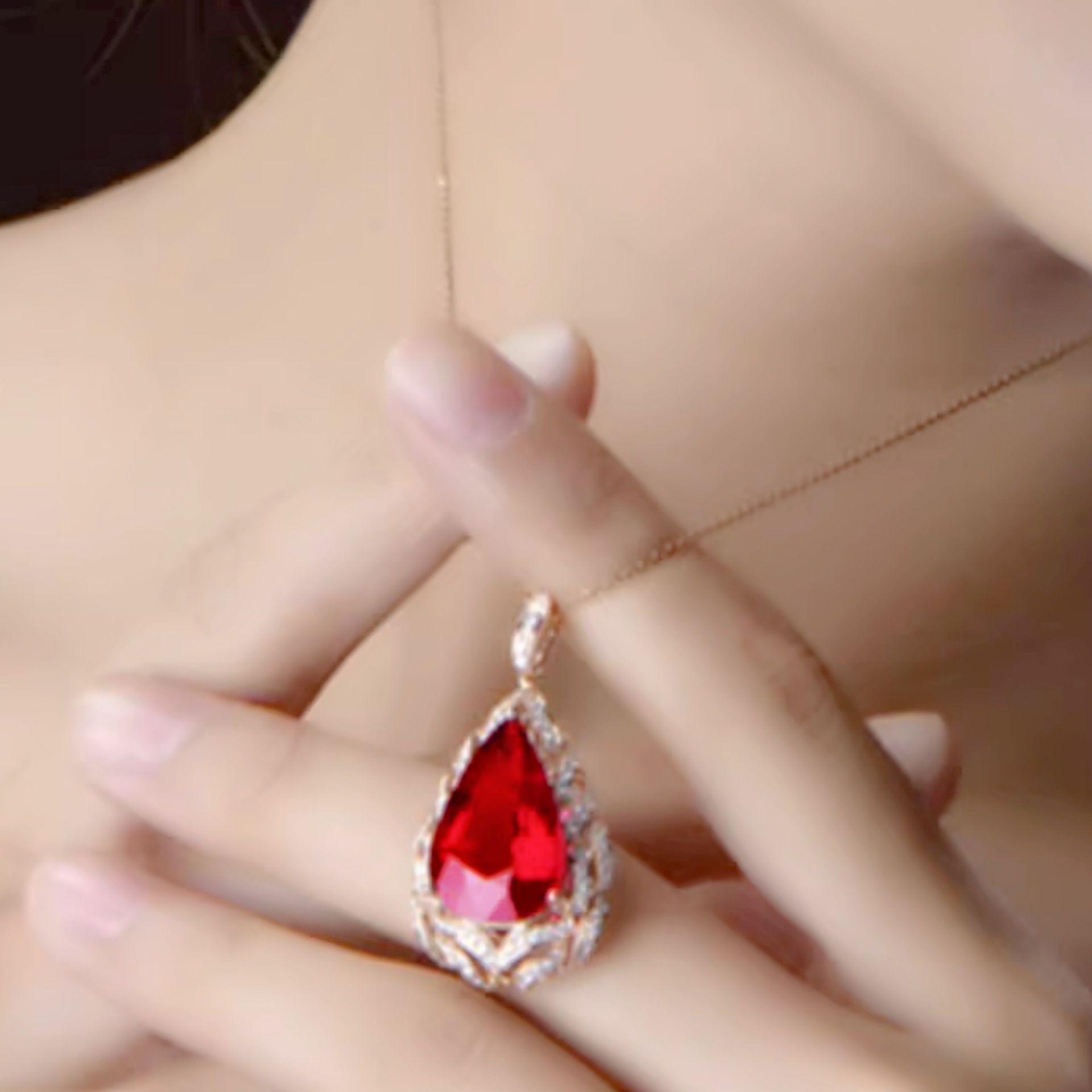 钻石之乡河南柘城河南人工钻石抖音快手直播热卖火焰造型吊坠项链