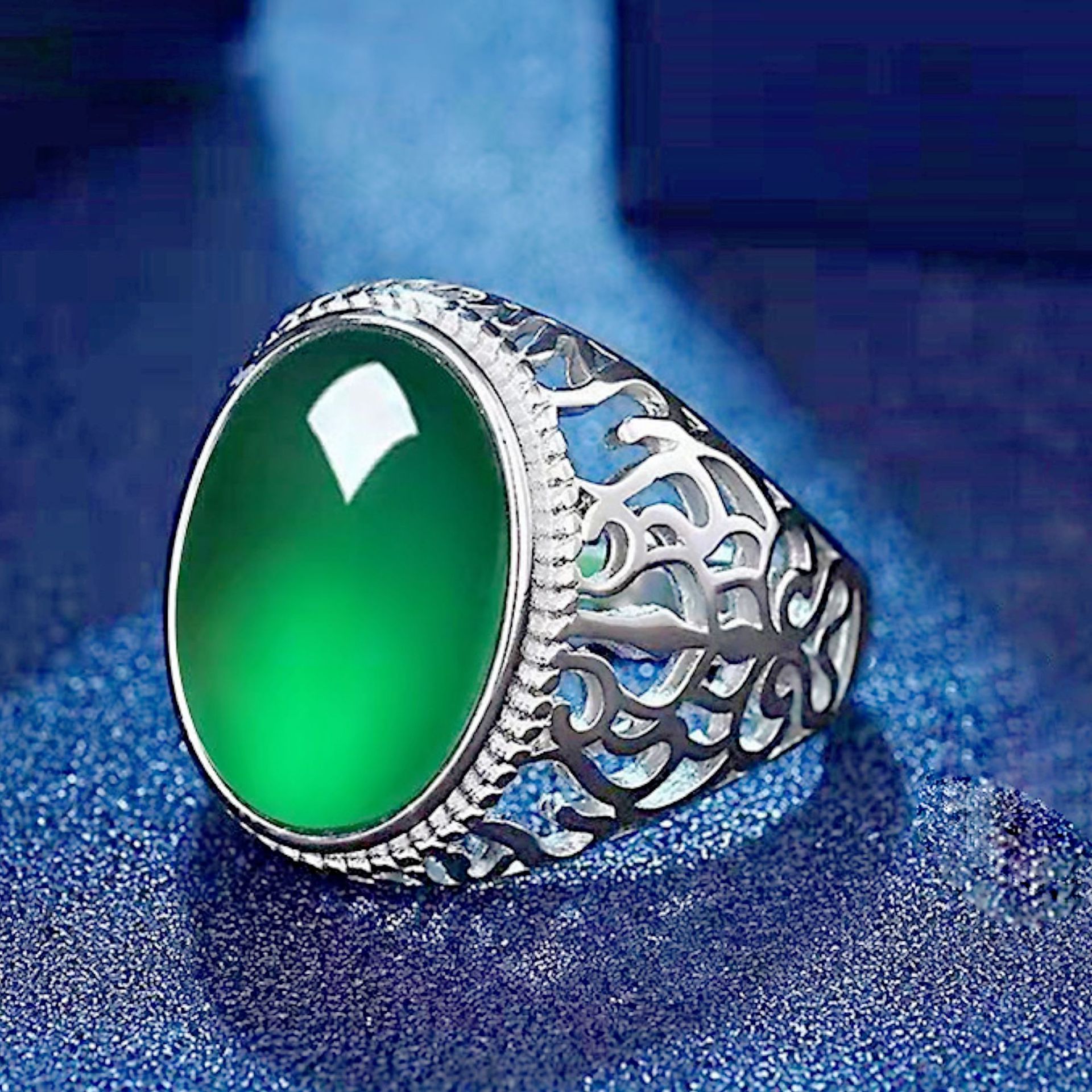 钻石之乡河南柘城河南人工钻石新款欧美大方霸气绿玉戒指 气质绿