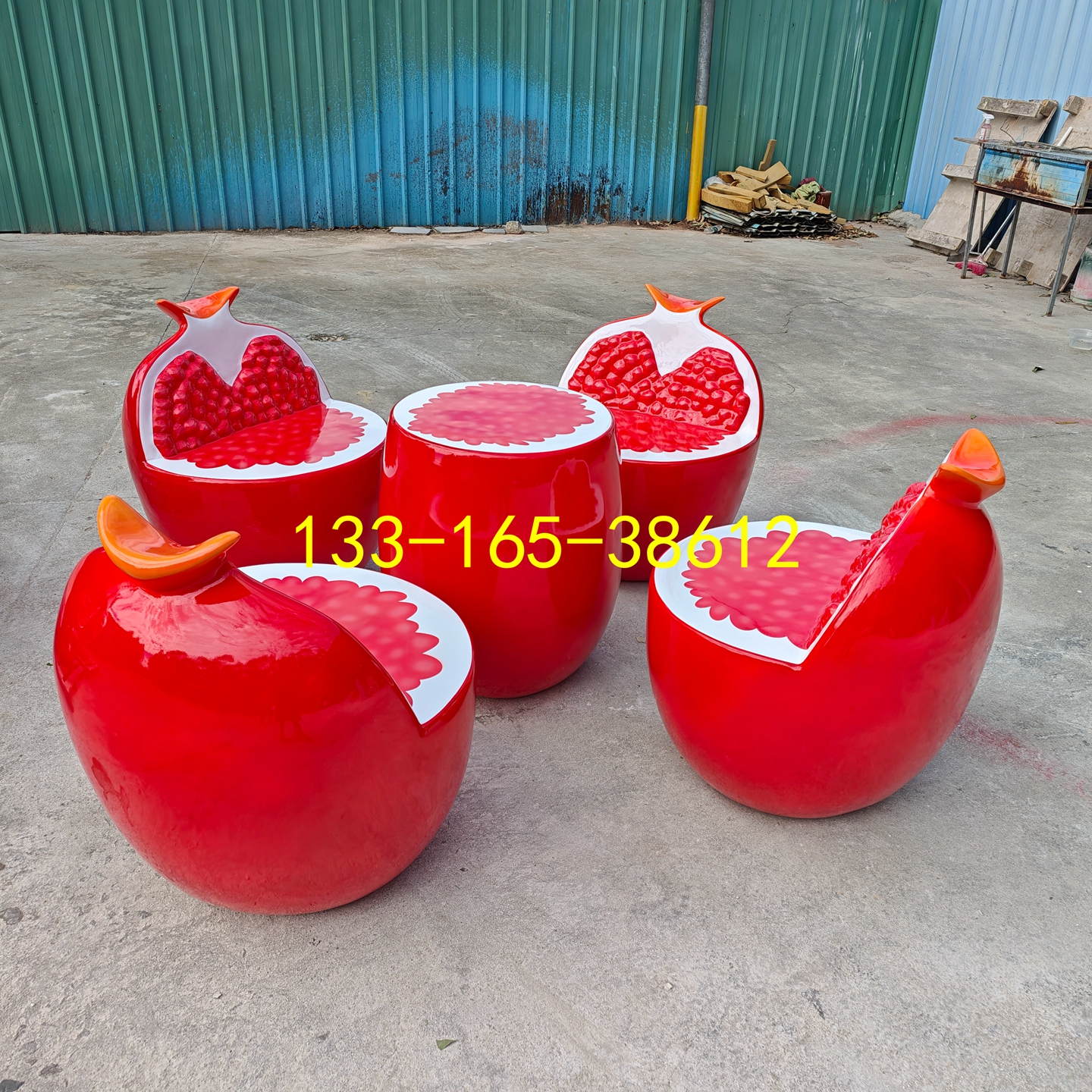 创意石榴桌椅玻璃钢雕塑定制园林景观大型石榴卡通公仔模型水果IP