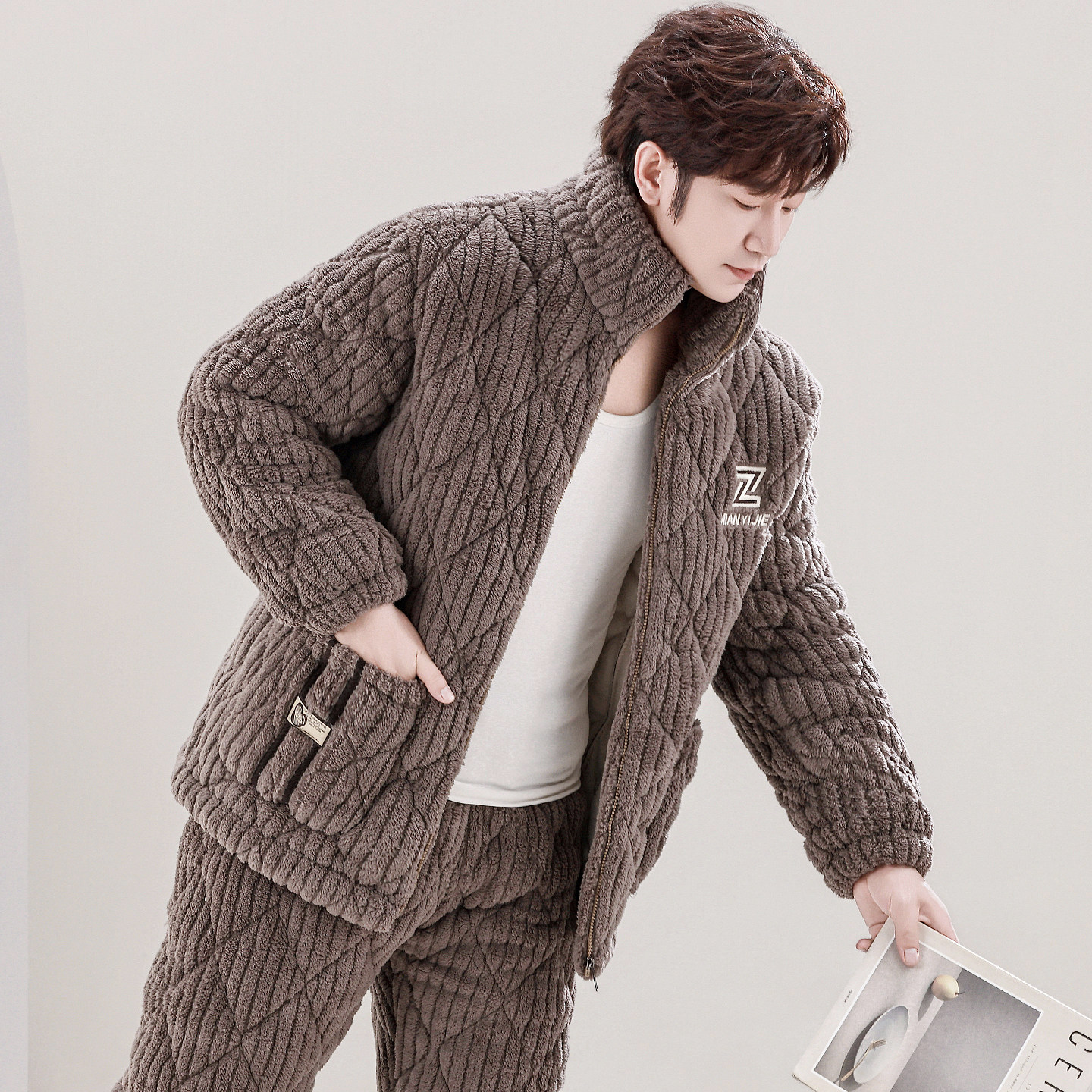 男士睡衣冬季三层珊瑚绒夹棉袄加厚加绒保暖家居服套装冬款可外穿