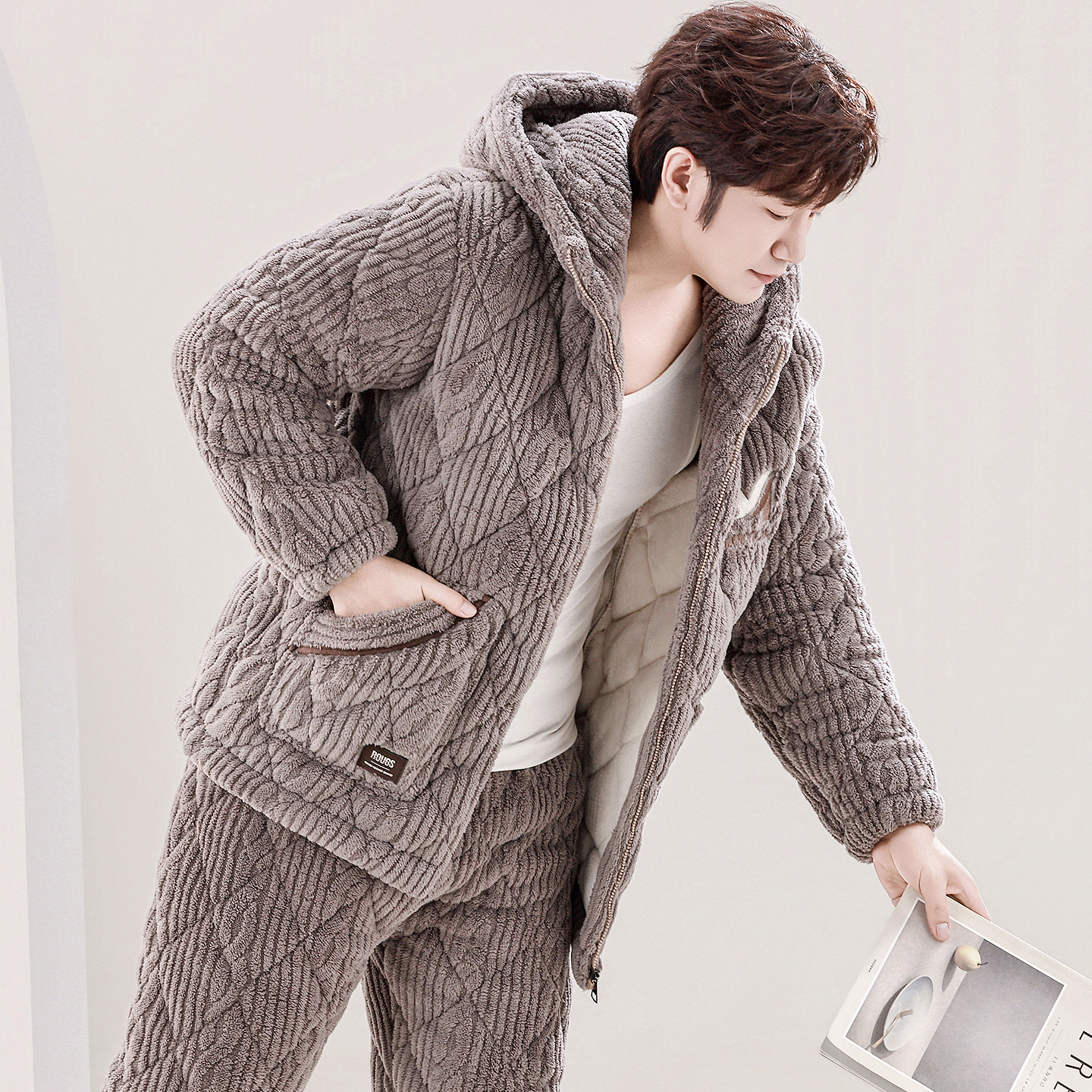 睡衣男款冬季连帽三层珊瑚绒夹棉