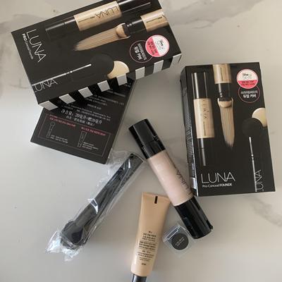 韩国LUNA爱敬露娜提亮肤色粉底液