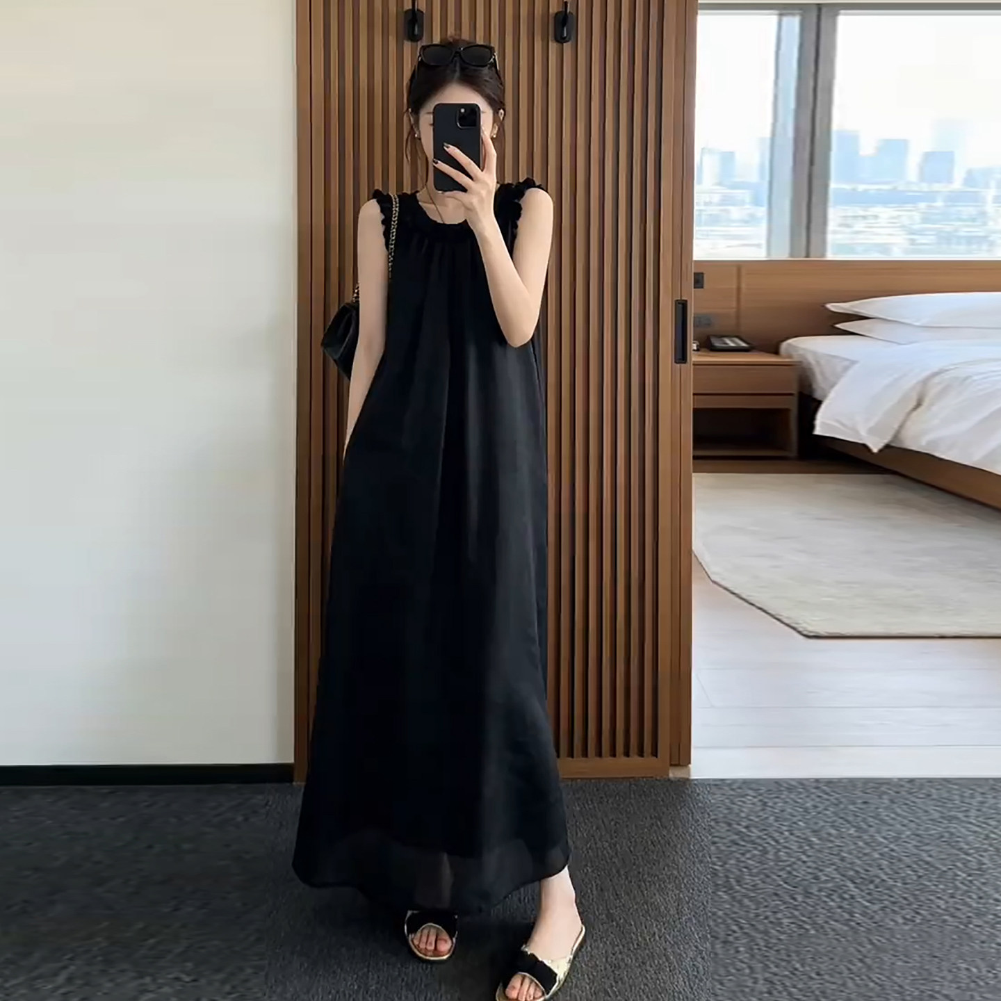 赫本风法式黑色无袖背心连衣裙子女夏季2026新款通勤气质宽松长裙