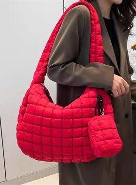 红色云朵包女新款2024大容量时尚上课通勤休闲轻便单肩斜挎羽绒包