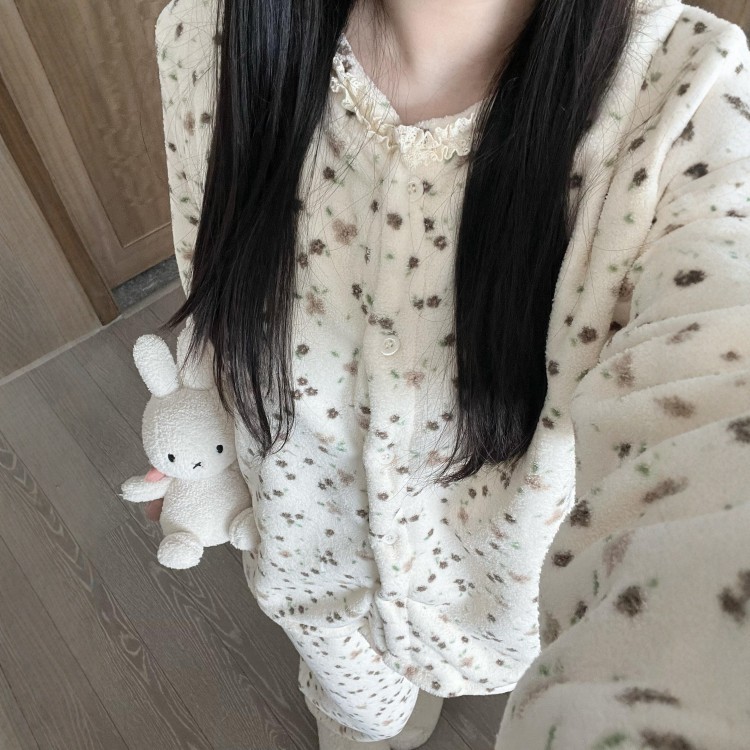碎花睡衣法兰绒冬季女加绒加厚长袖长裤睡衣家居服套装保暖可外穿