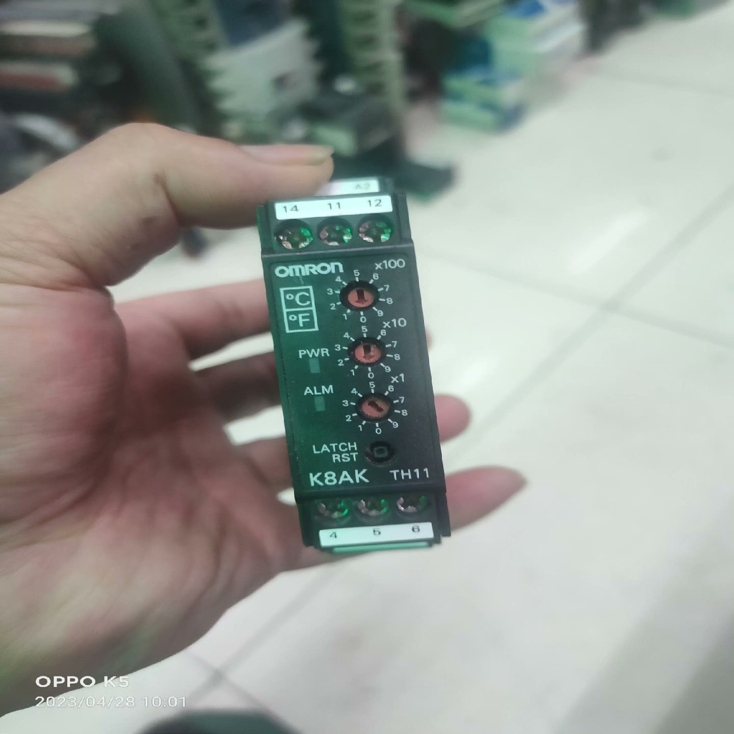 K8AK-TH11S100-240VAC有一个全新没包装