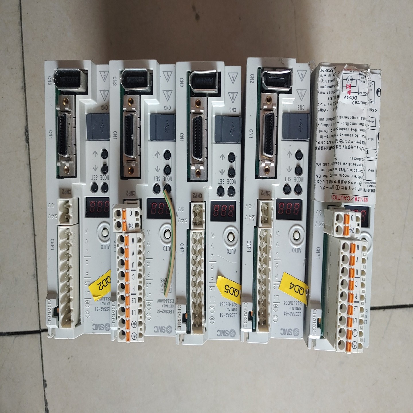 日本SMC驱动变频器LECSA2-S1  100W  实物图