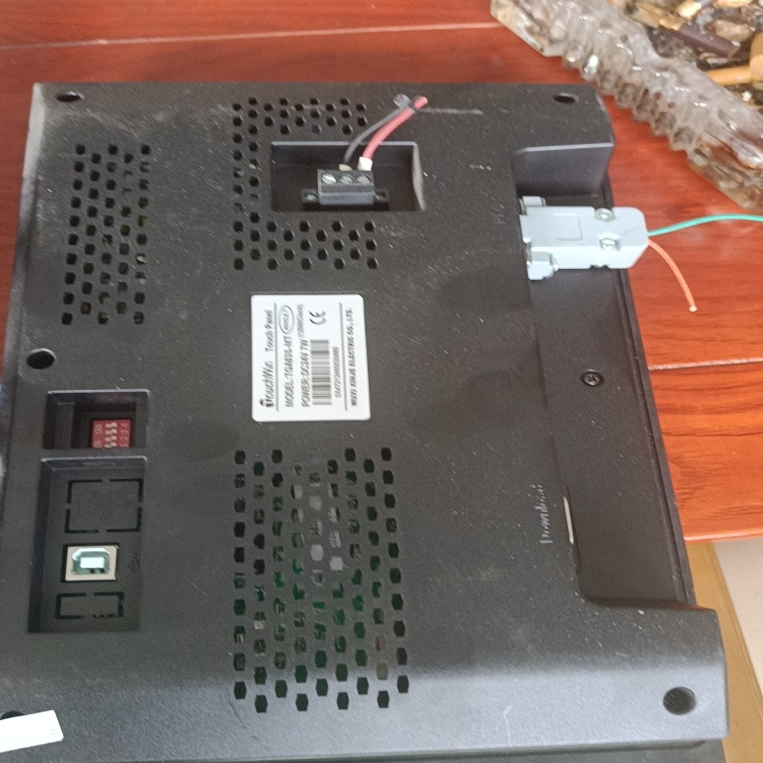 信捷触摸屏TGA63S-MT      10寸装机未使用