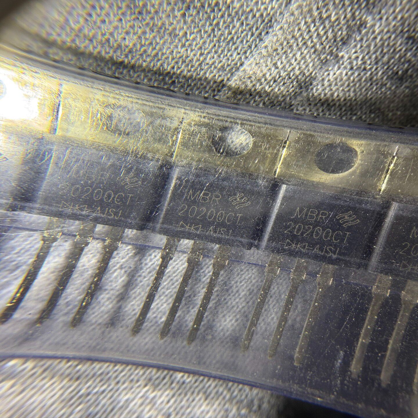 原装正品 MBR20200CT 直插三极管 TO-22020