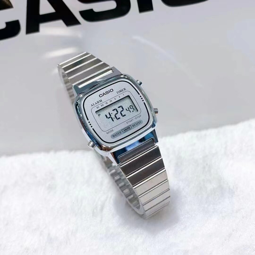 casio卡西欧女表复古防水闹钟手表电子表小方块银表la670wa-7d