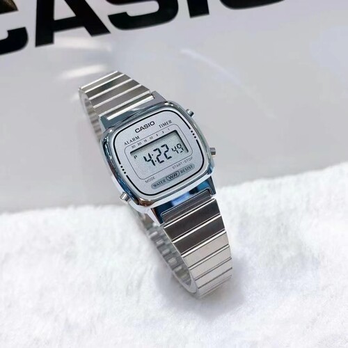 Casio卡西欧女表复古防水闹钟手表电子表小方块银表LA670WA-7D