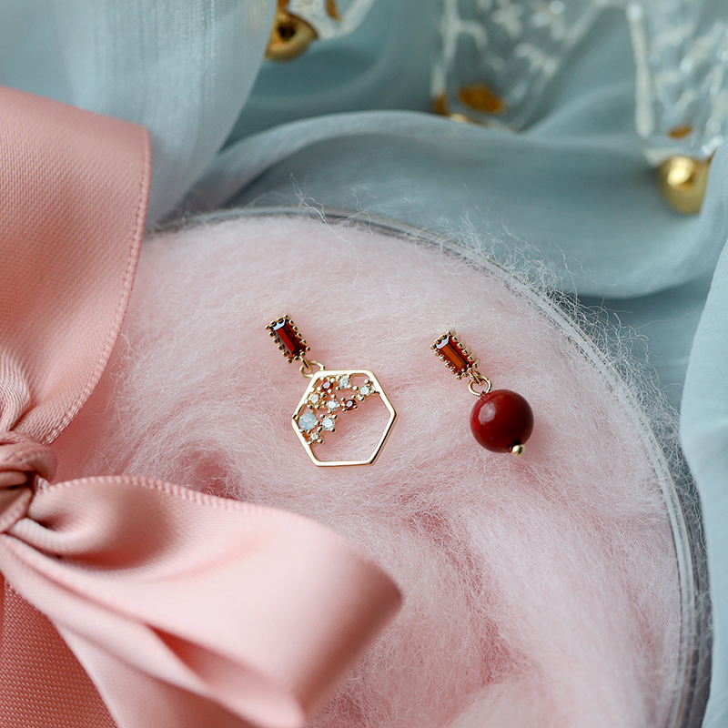 极速纯银不对称红豆耳钉女中国风复古蜂巢水钻饰耳环S2021新款简