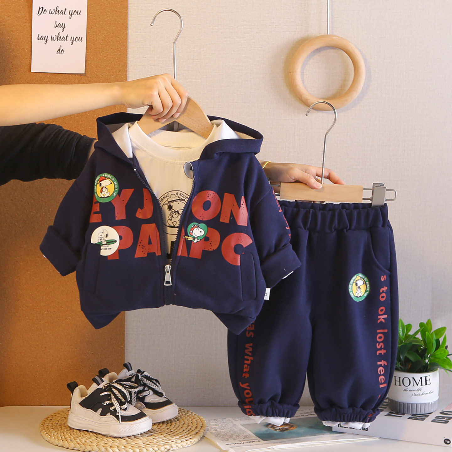 2026新款男童春秋连帽卫衣三件套装休闲字母卡通运动风开衫外套潮